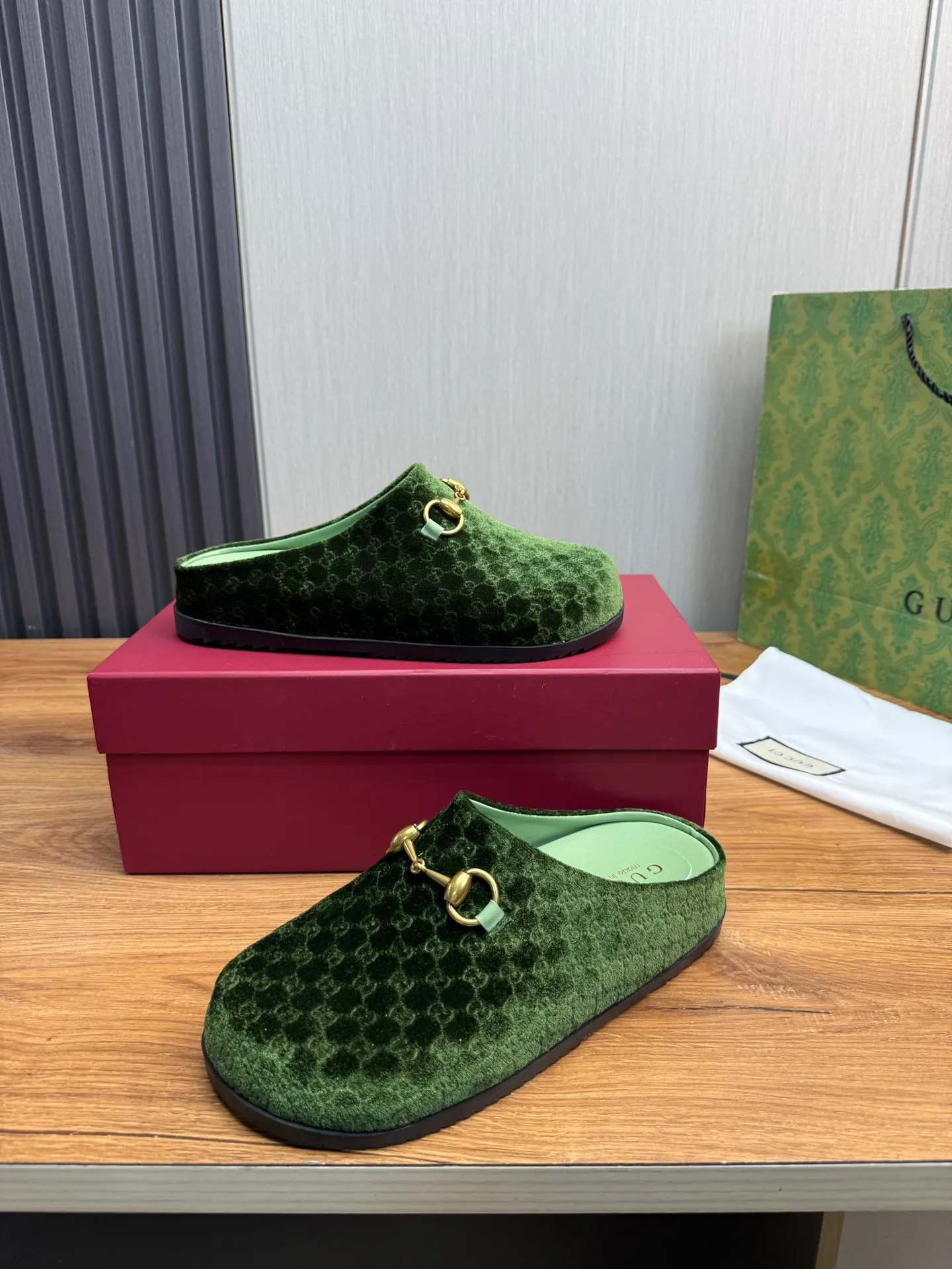 Men's men's shoes💰Pili 420💰Maoli 460💰 ＧＵＣＣＩGucci. Popular couple slippers hot sale🩷💚 🩴Official website one to one production 35-45 size 45 46 🉑️Customized!